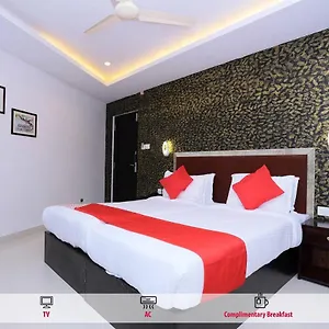 Hotel Capital O 61059 Green Life