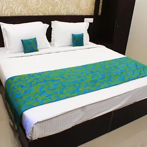 3* Hotel Collection O 8267 Galaxy